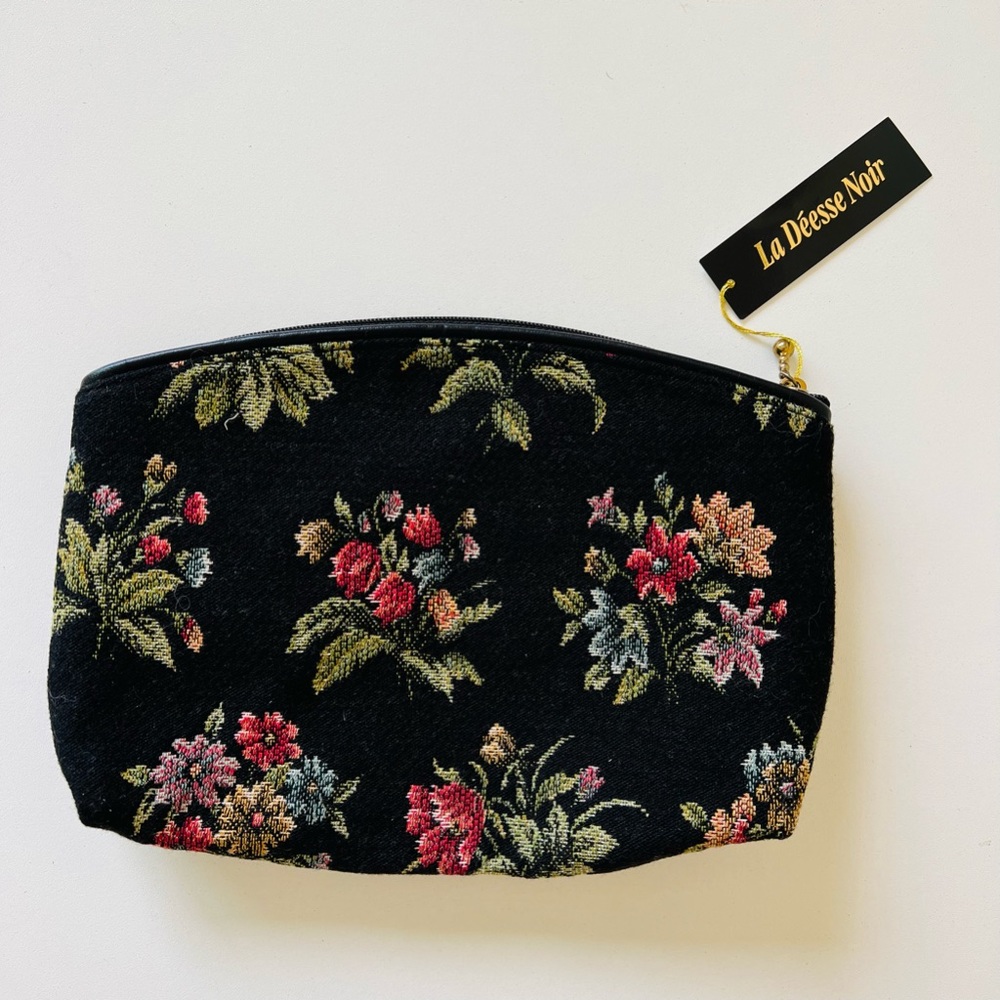 Vintage /New with tug “ la Deesse Noir” clutch bag